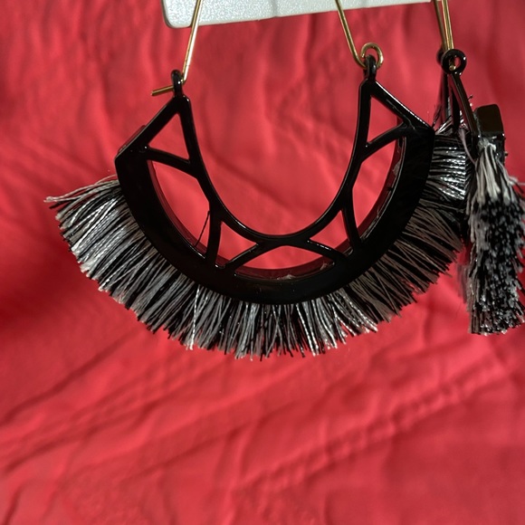 NWT SUGARFIX BY BAUBLEBAR BLACK AND WHITE EARRINGS - Picture 3 of 4